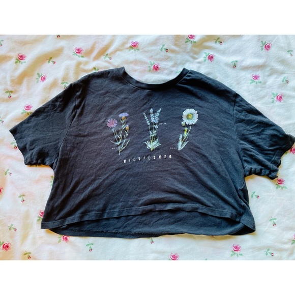 Urban Outfitters/ Wildflower Crop Top - Picture 1 of 4